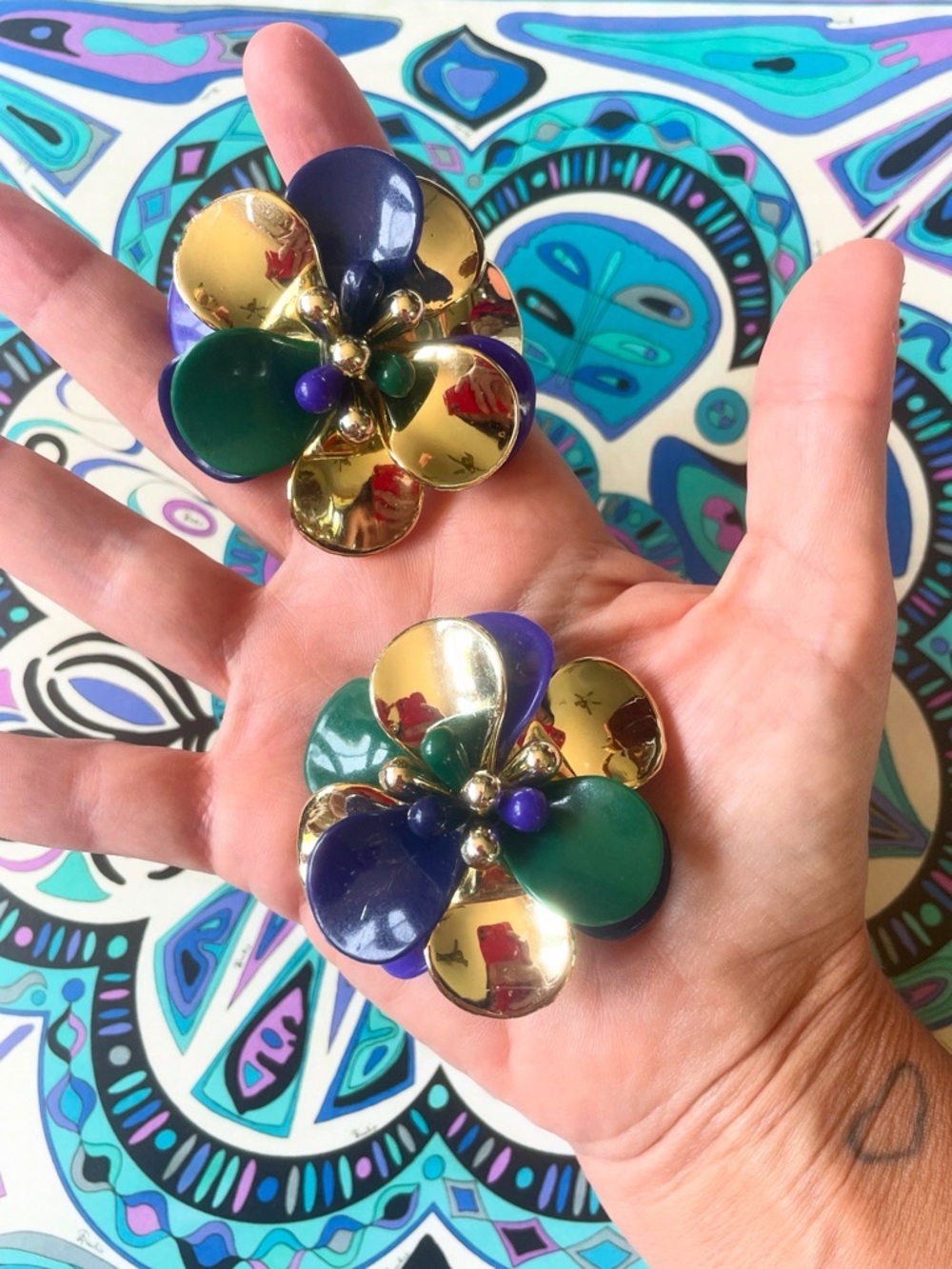 1960s flower power clip on earrings